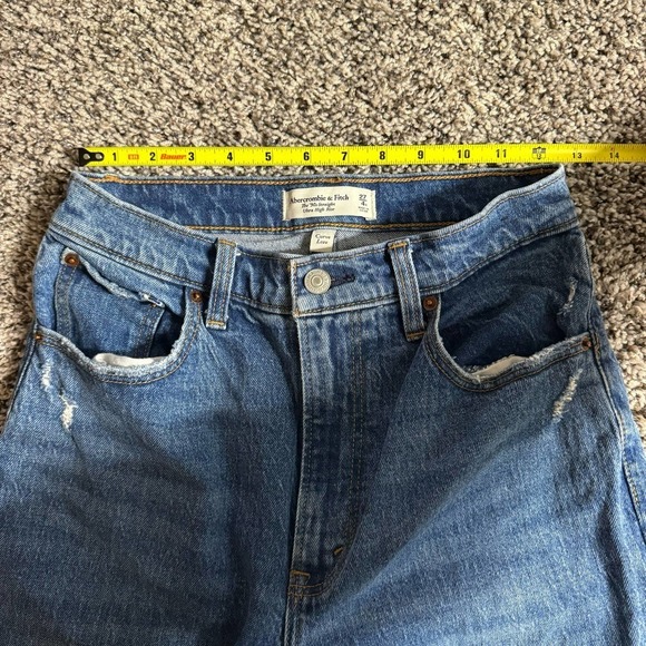 A&F The 90s Straight Ultra High Rise Curve Love Size 4 - Picture 5 of 6